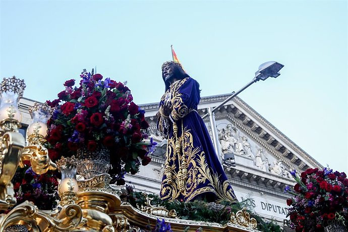 An diesem Freitag finden sieben Prozessionen durch die Straßen im Zentrum von Madrid, Villaverde und Carabanchel statt