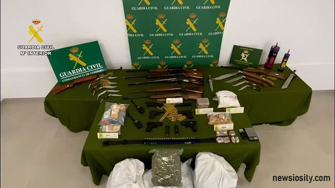 Eine Organisation, der Waffen- und Drogenhandel in Córdoba und Sevilla vorgeworfen wurde, wurde mit elf Inhaftierten aufgelöst
