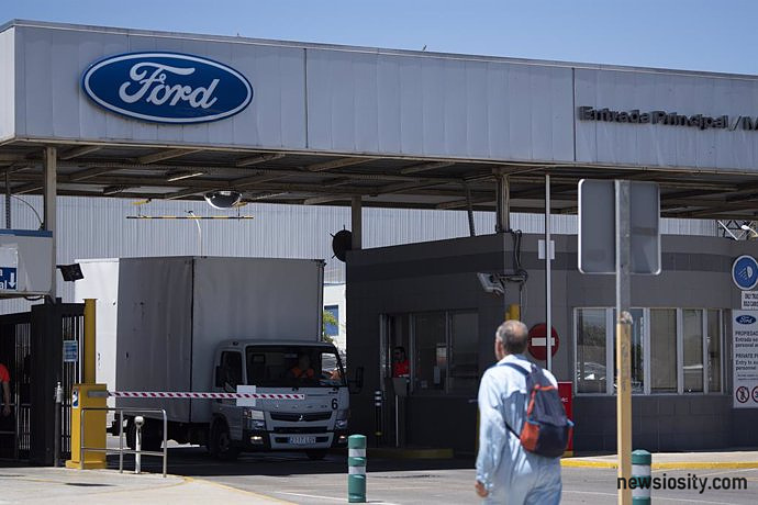 Ford wird der Almussafes-Fabrik ein neues Fahrzeug zuweisen, das „eine ausreichende Arbeitsbelastung gewährleisten wird“