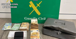 Drei wurden wegen Diebstahls von 46.500 Euro aus einem Tresor festgenommen