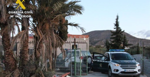 Die Guardia Civil befreit einen Mann, der in einem Haus am Stadtrand von Fortuna (Murcia) entführt wurde.