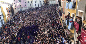 Verstärkung der Nationalpolizei sowie der Notfall- und Gesundheitsposten in den frühen Morgenstunden des Karfreitags in Cuenca